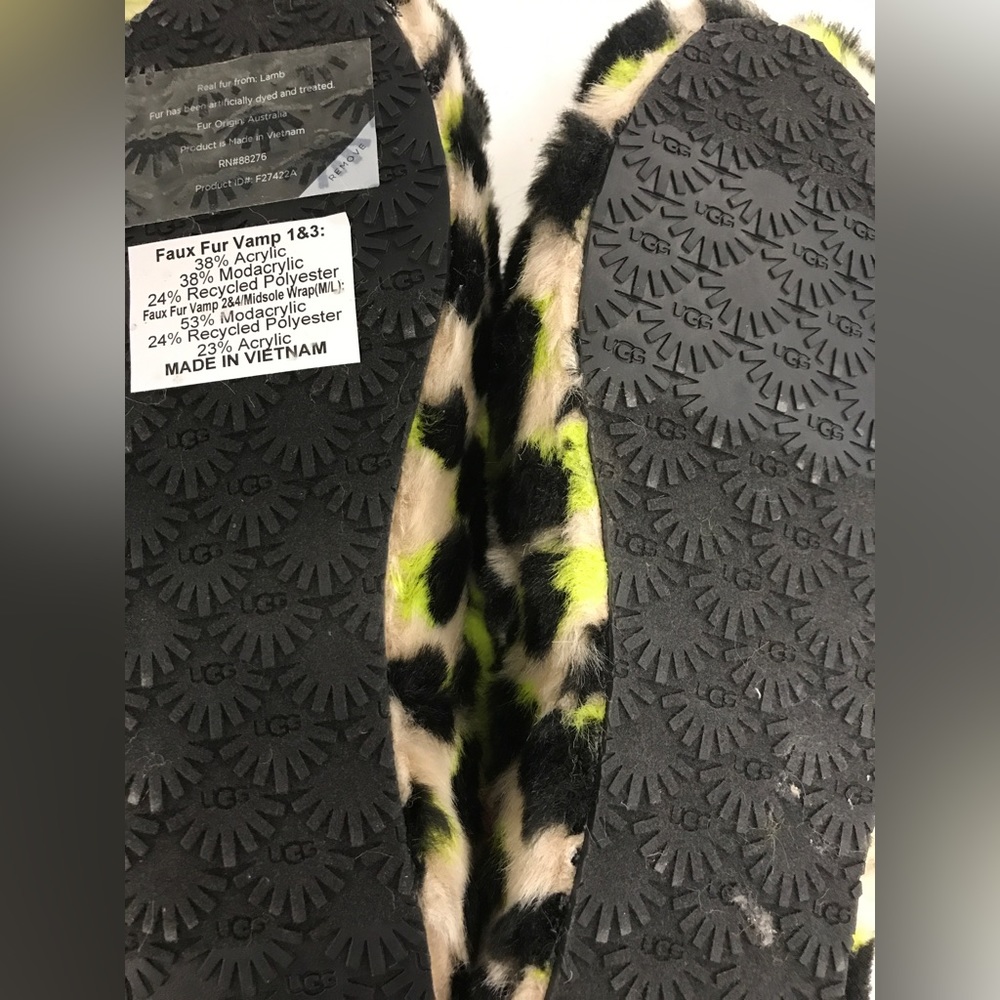 UGG slides/slippers- brand new - Picture 3 of 3